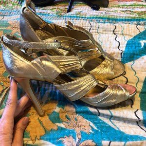 Vince camuto gold heel leather